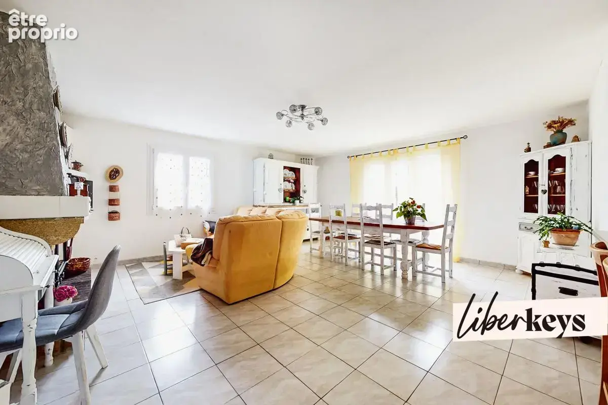 Maison à ROQUEBRUNE-SUR-ARGENS