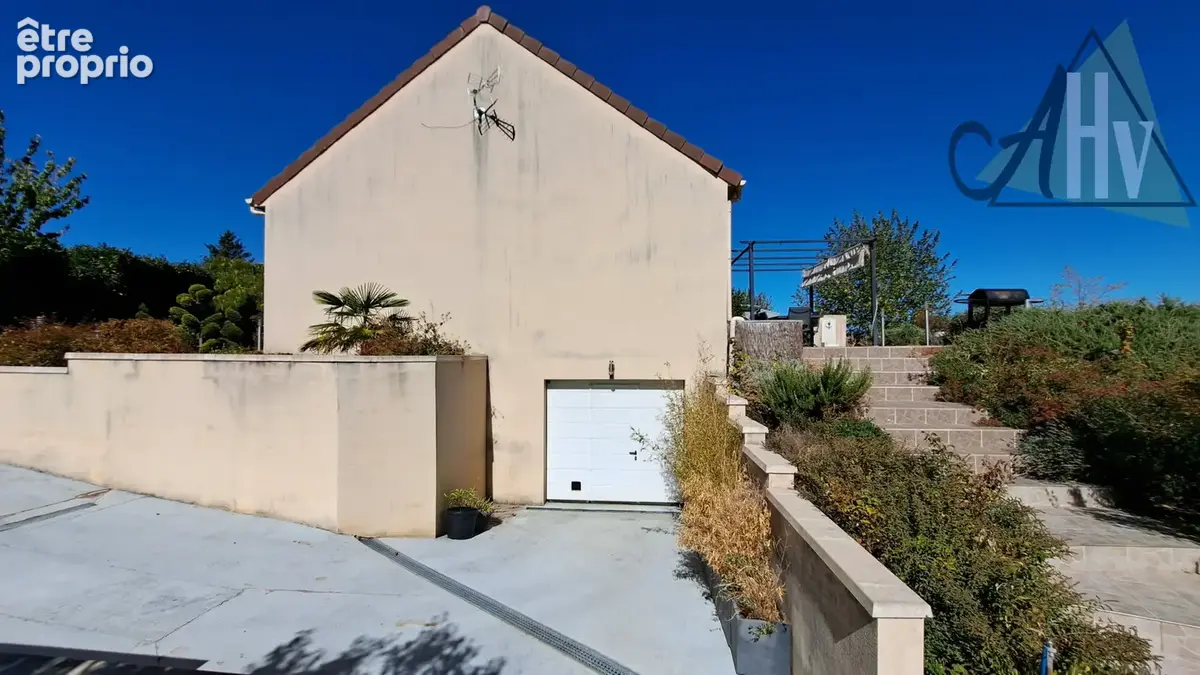 SERGINES (89) - Pavillon récent de 98 m2 avec 3 chambres + bureau, sur sous-sol total avec beau jardin. - photo 13