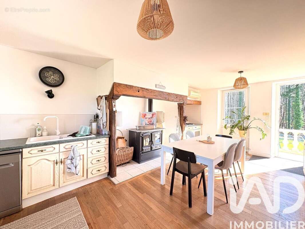 Maison 142 m² à Latouille-Lentillac  - photo 5