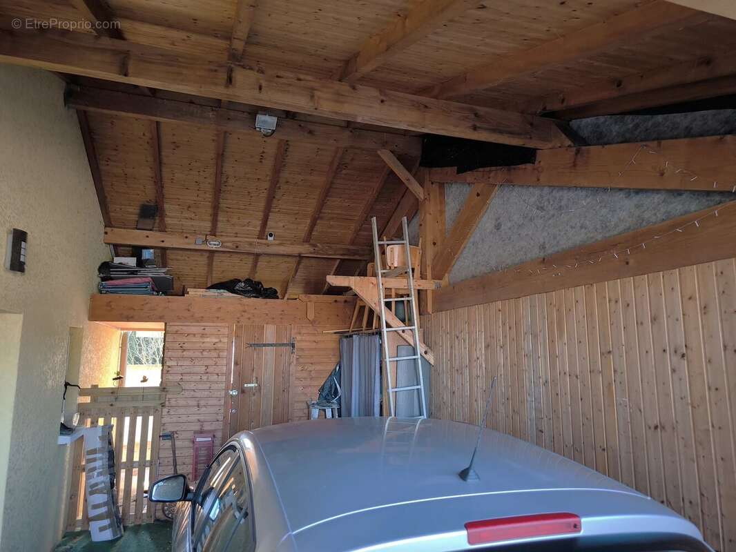 Maison à CRUZILLES-LES-MEPILLAT