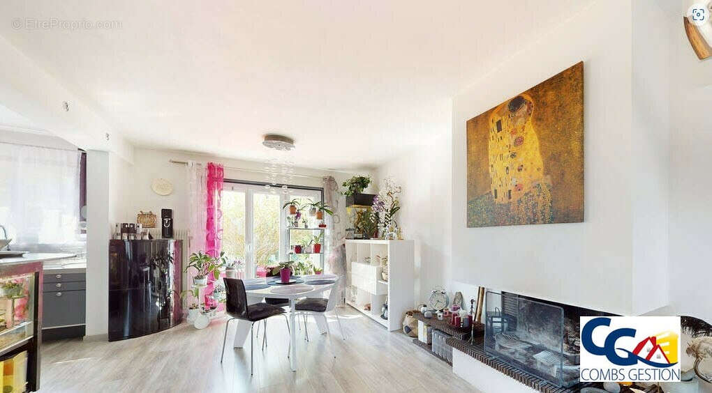 Maison à COMBS-LA-VILLE