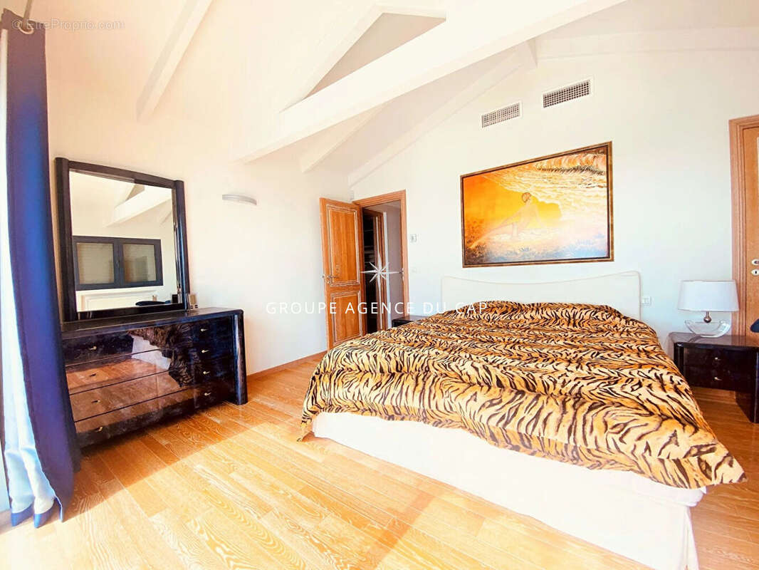 Maison à LES ISSAMBRES