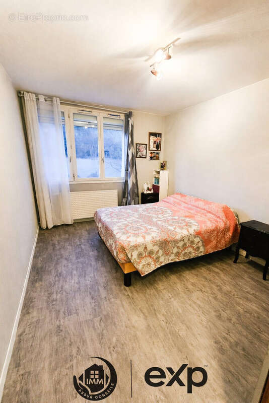 Chambre - Appartement à VILLEURBANNE