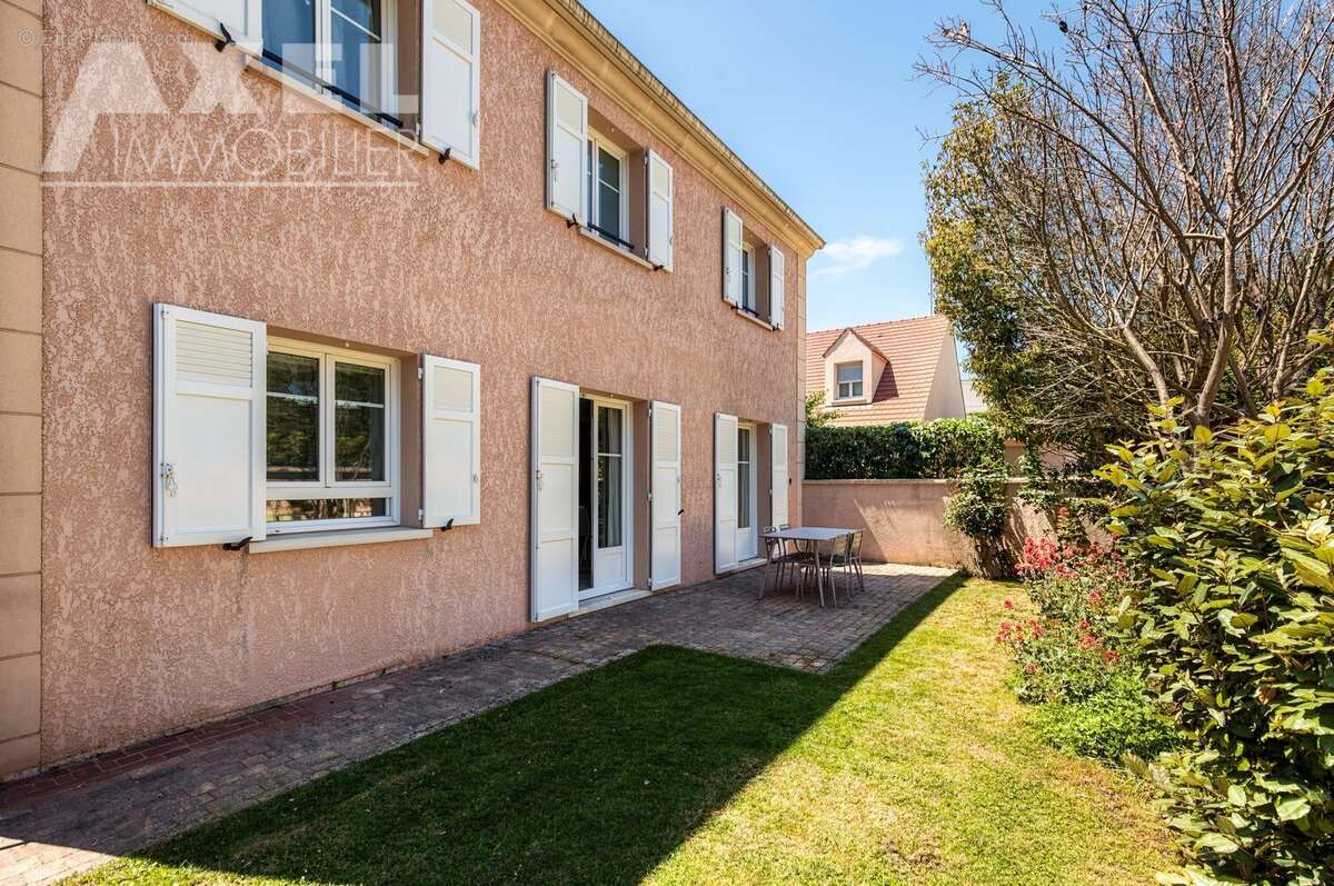 Maison à BOIS-D'ARCY