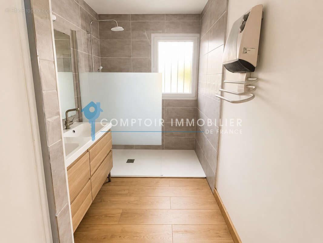 Clermont l'Hérault - Jolie maison T4 avec garage et jardin - photo 9