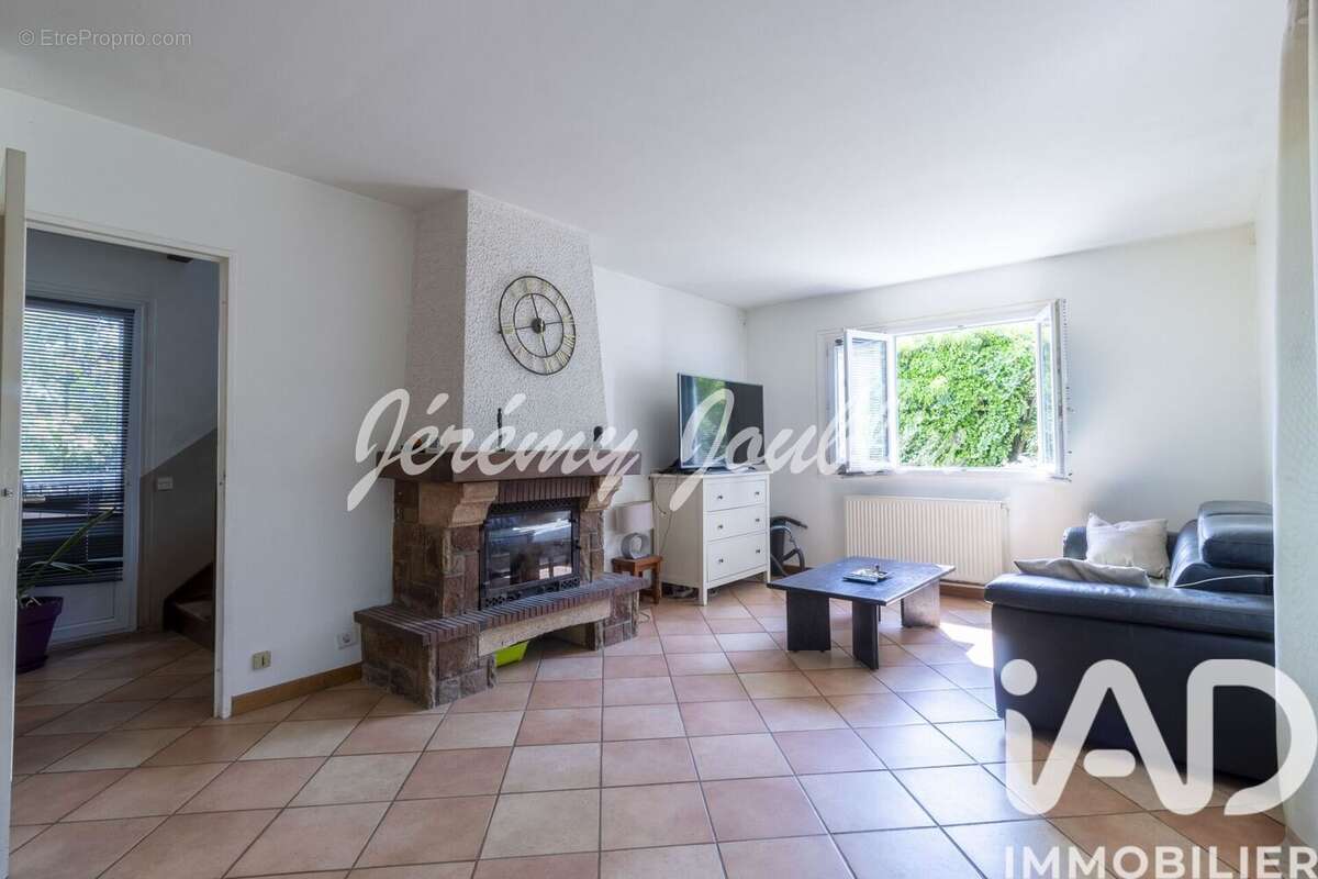 Photo 3 - Maison à JOUY-LE-MOUTIER