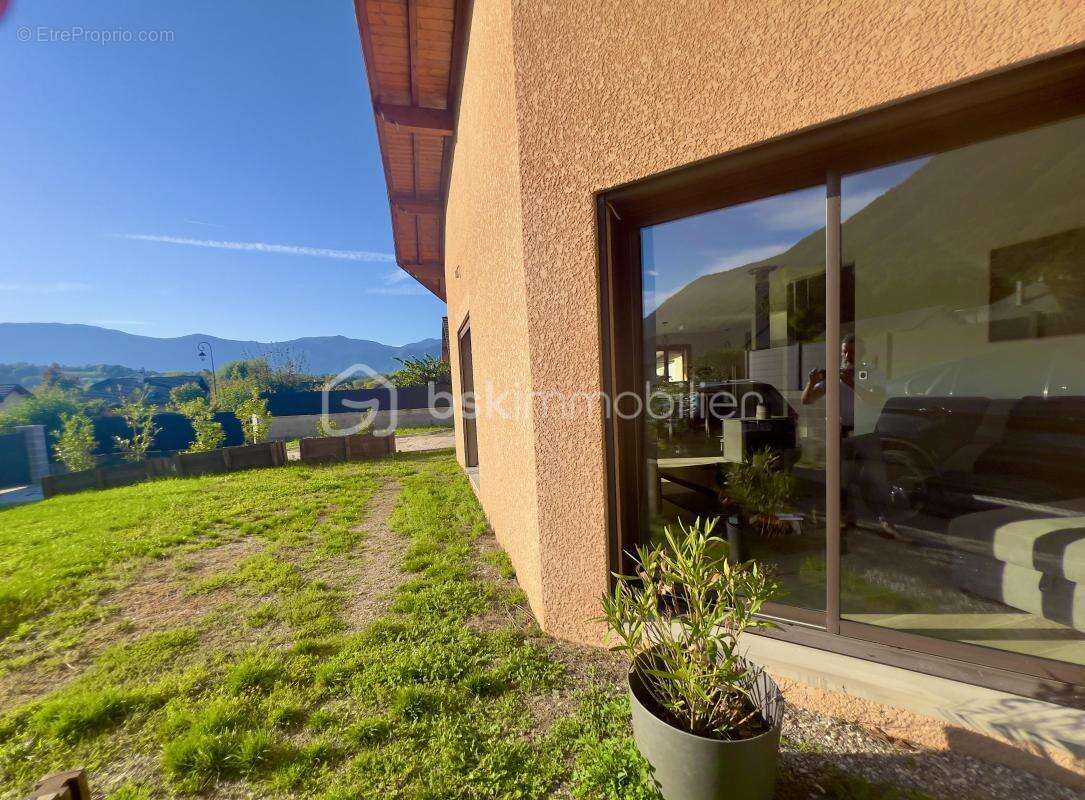 Maison à CHAMOUX-SUR-GELON