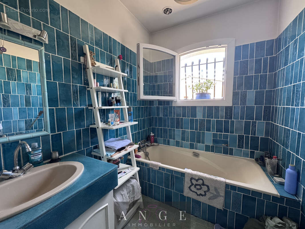 LA GARDE   Villa avec piscine dans secteur résidentiel au calme et sans vis-à-vis - photo 10