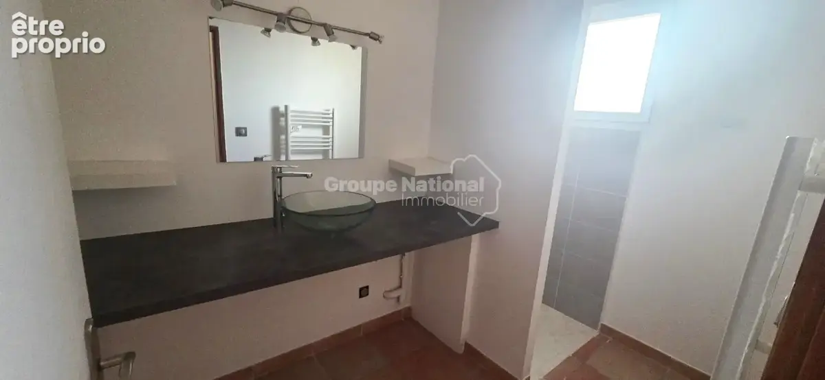 LE ROVE! Dans résidence récente au calme à flanc de collines, bel appartement de type 3 de 64 m² au 1er étage d'une petite copro - photo 7