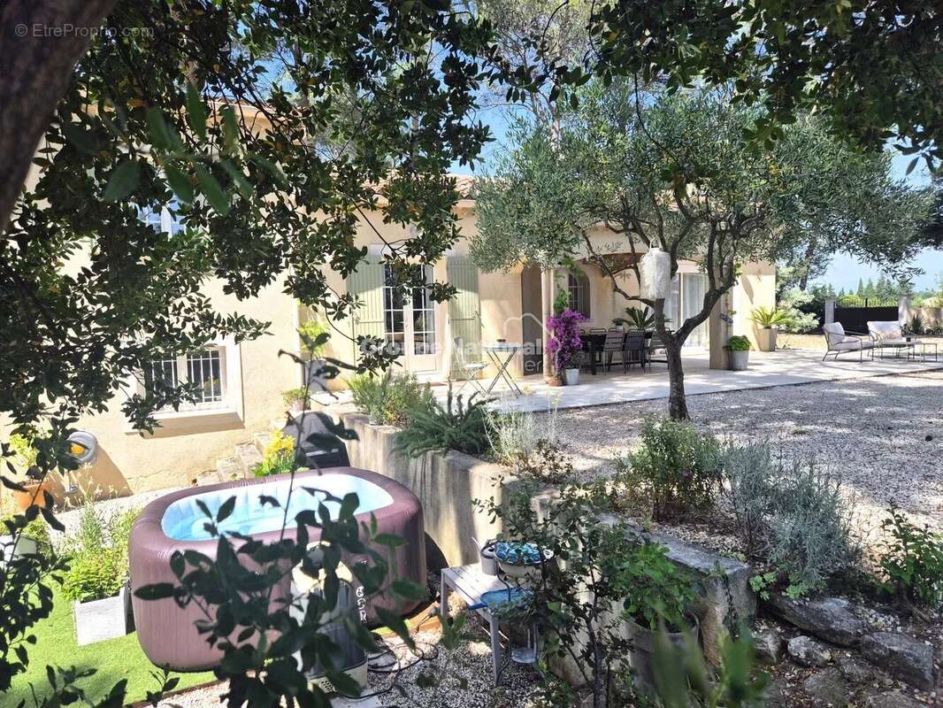 Maison à LORIOL-DU-COMTAT