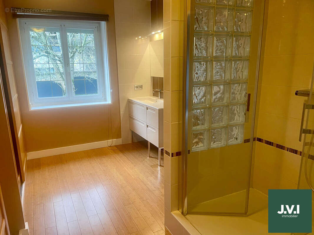 Maison à MONTMORENCY