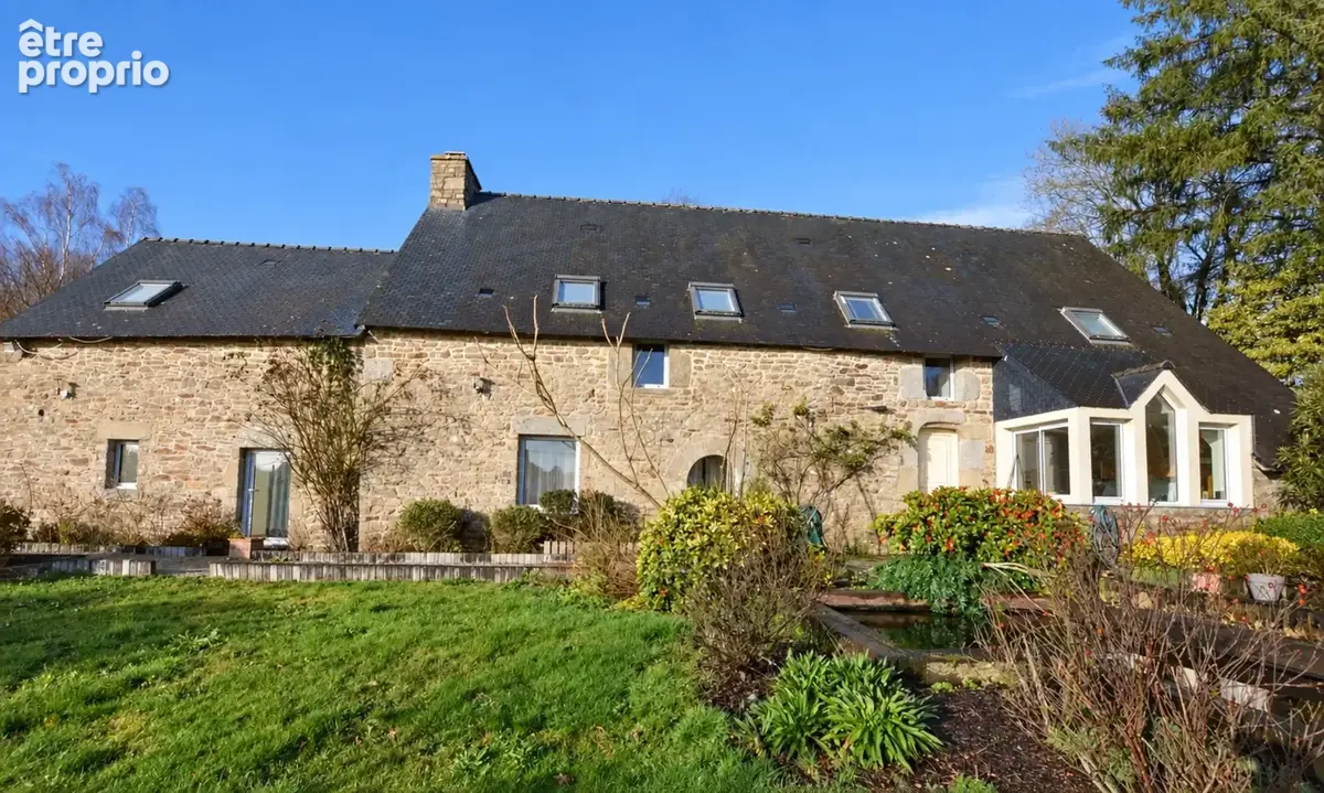 Longère en pierre de 194 m² avec jardin paysager – Landévant, Morbihan Sud - photo 1