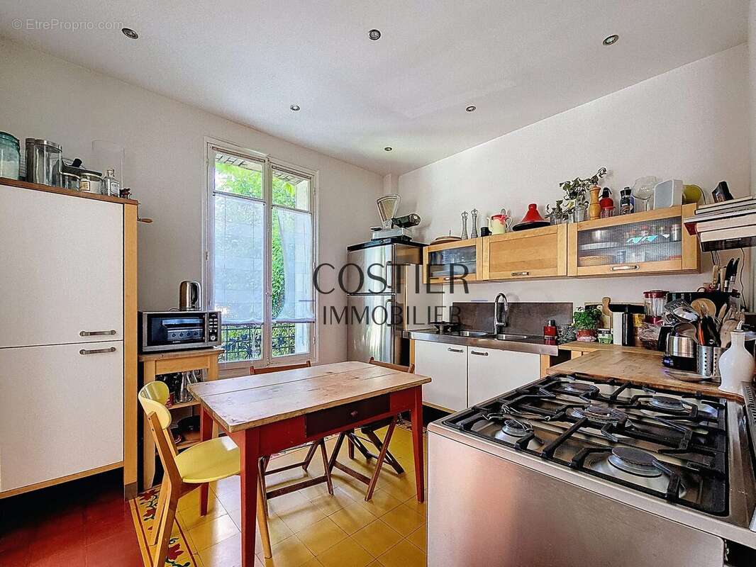 Maison à CHENNEVIERES-SUR-MARNE