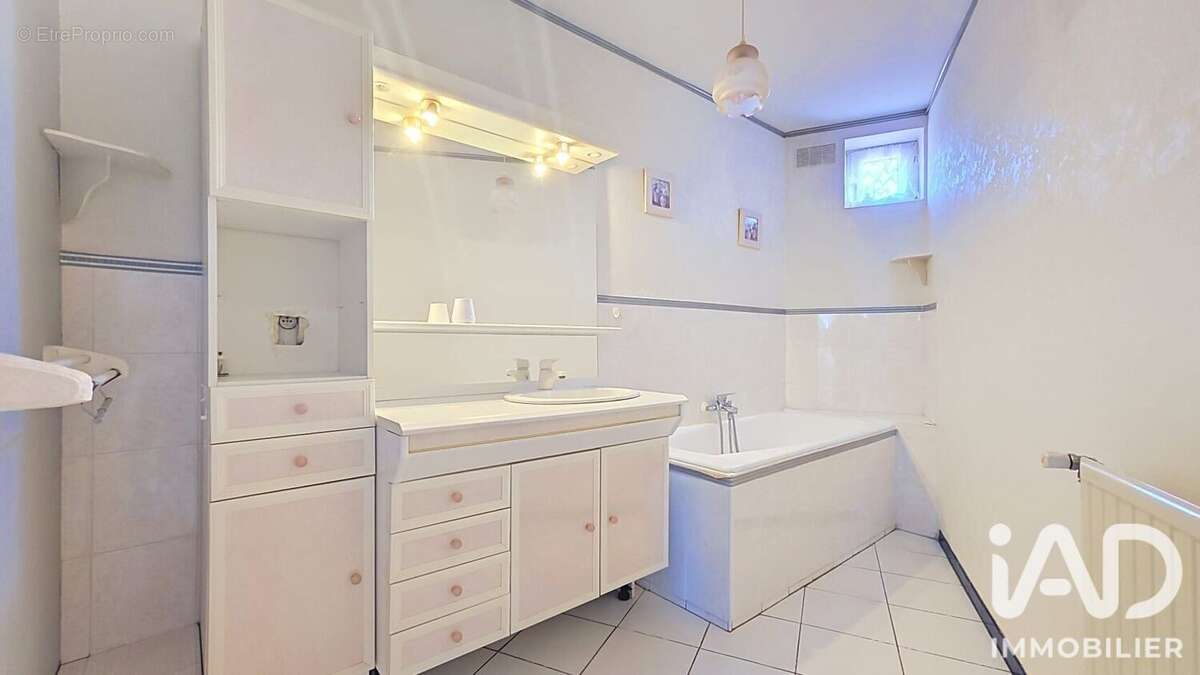 Appartement 106 m² à Bizanos  - photo 7