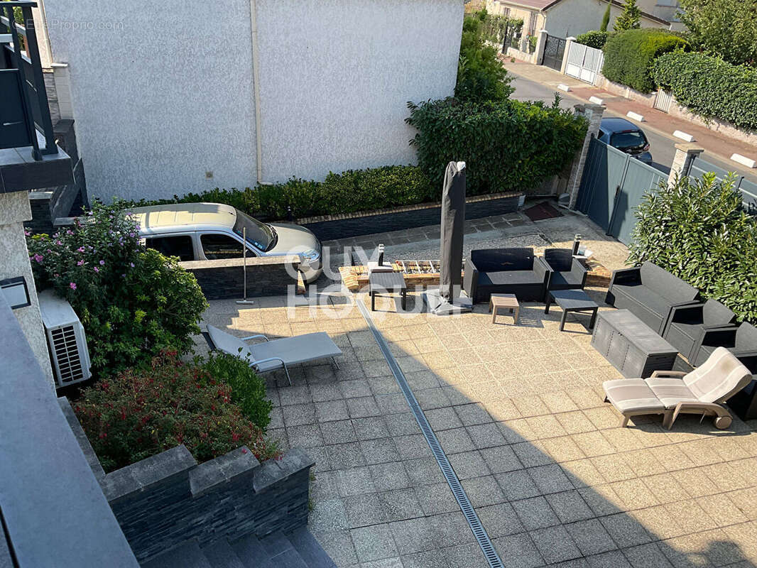 Maison à LE BLANC-MESNIL