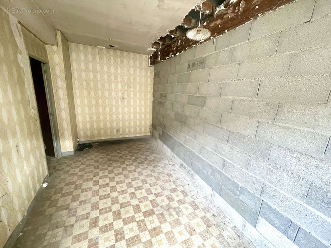 Maison à DIEUPENTALE