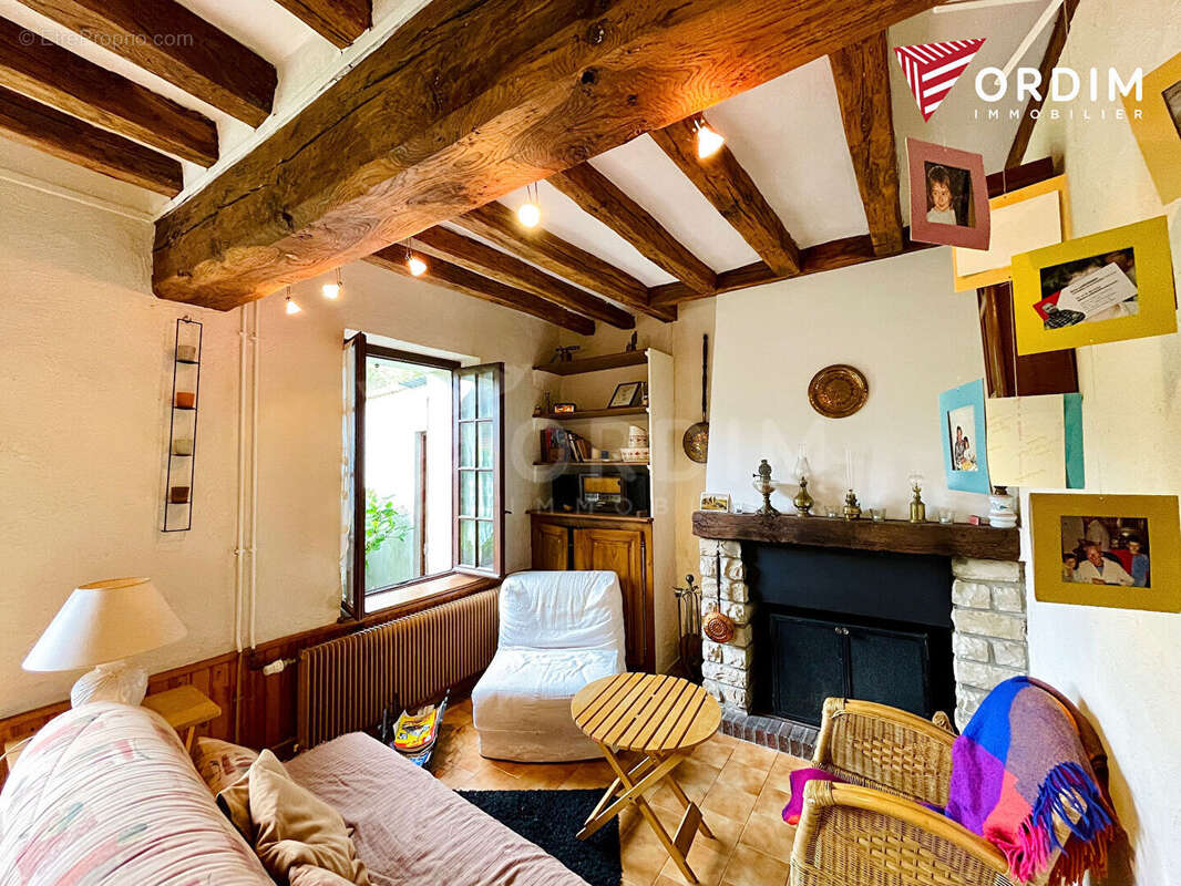 **Maison de Village à Saint-Martin-des-Champs** - photo 3