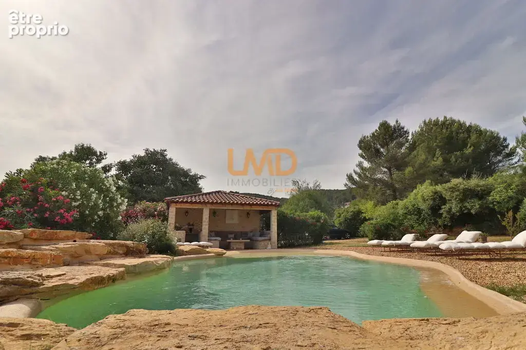 Maison de charme 4 chambres Terrain 2000m2 Piscine Calme Plein S - photo 11