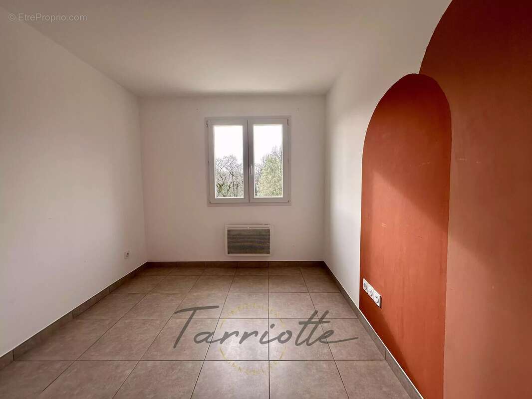 Maison à MONTELIMAR