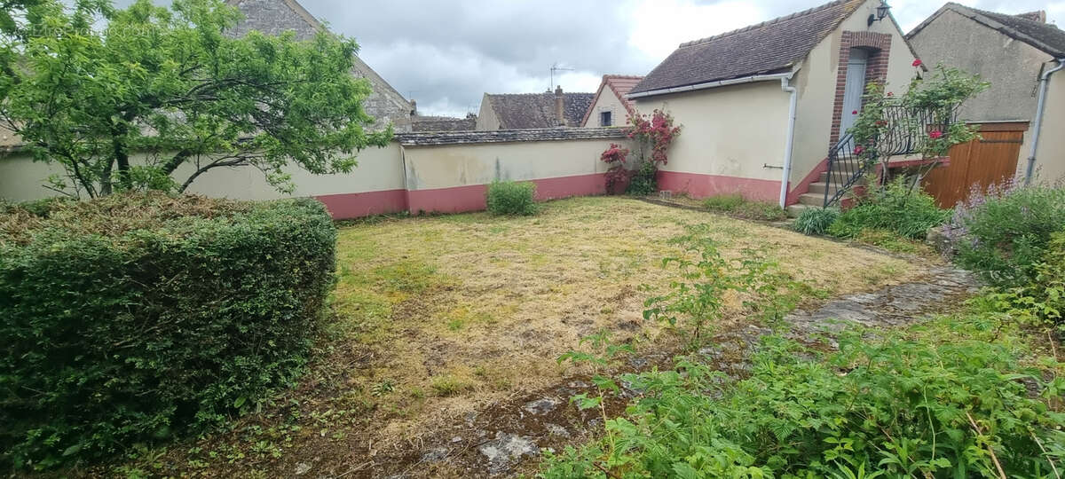 Maison à PONT-SUR-YONNE