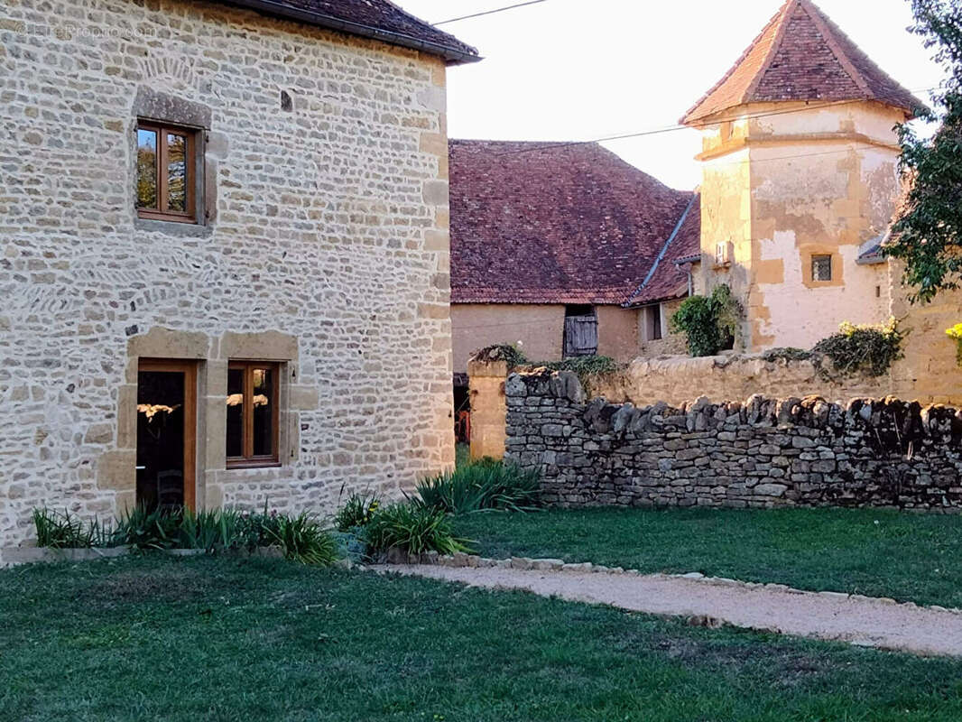 Maison à PARAY-LE-MONIAL
