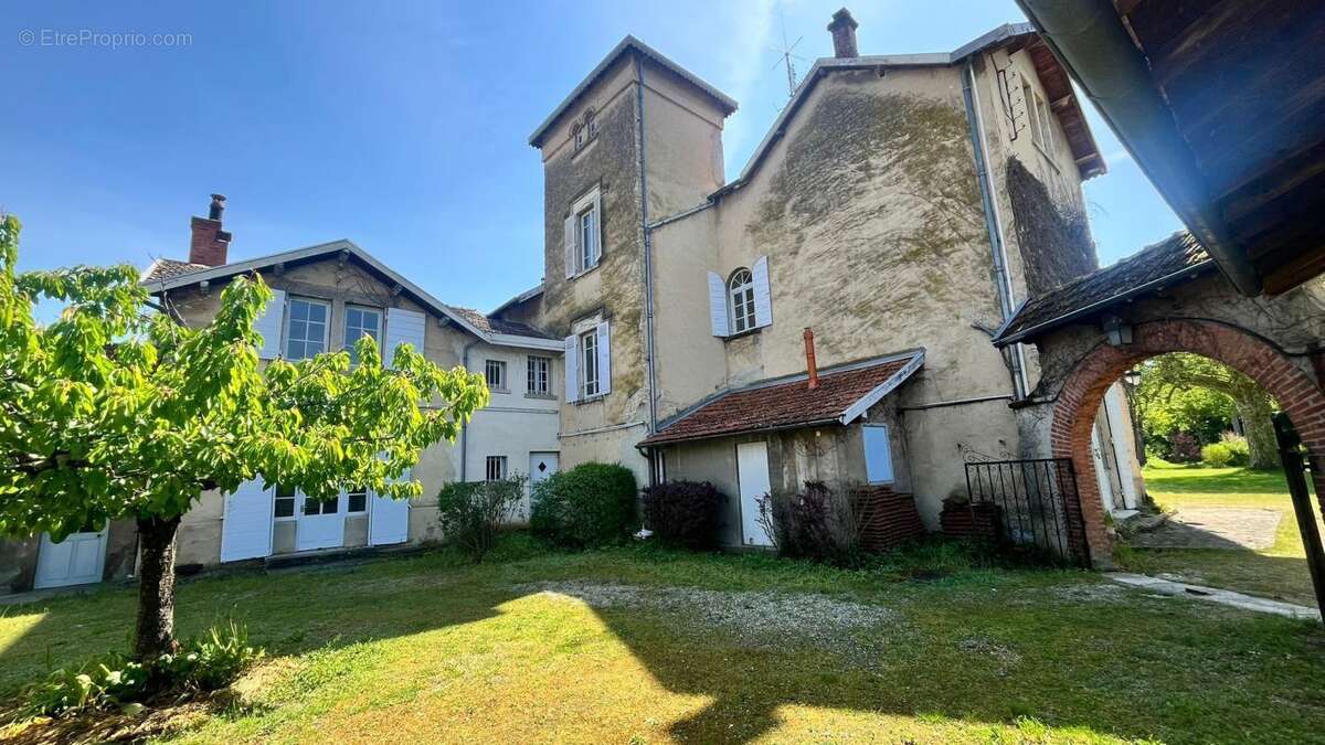 Maison à SAINT-ROMAIN-DE-JALIONAS