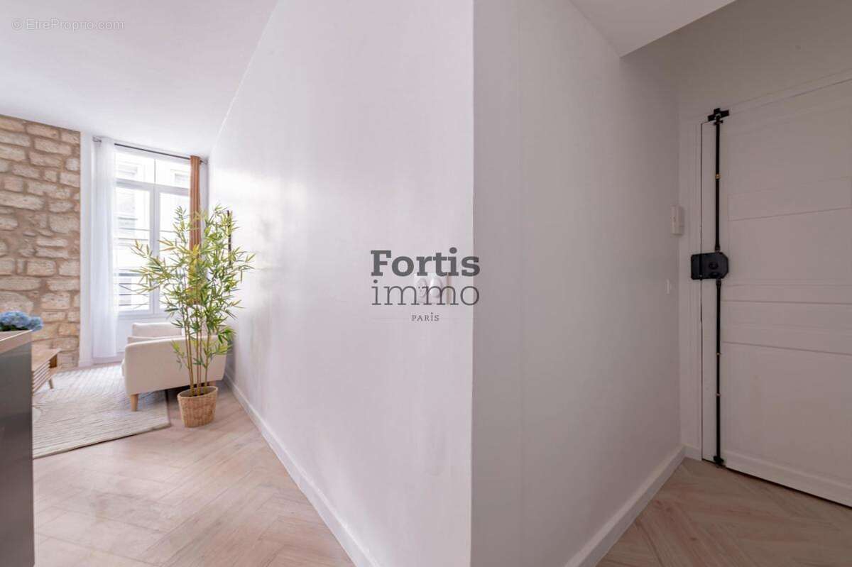Appartement à PARIS-3E