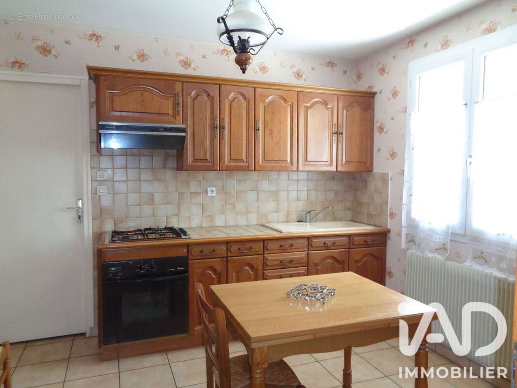 Maison 84 m² à Saintes  - photo 3