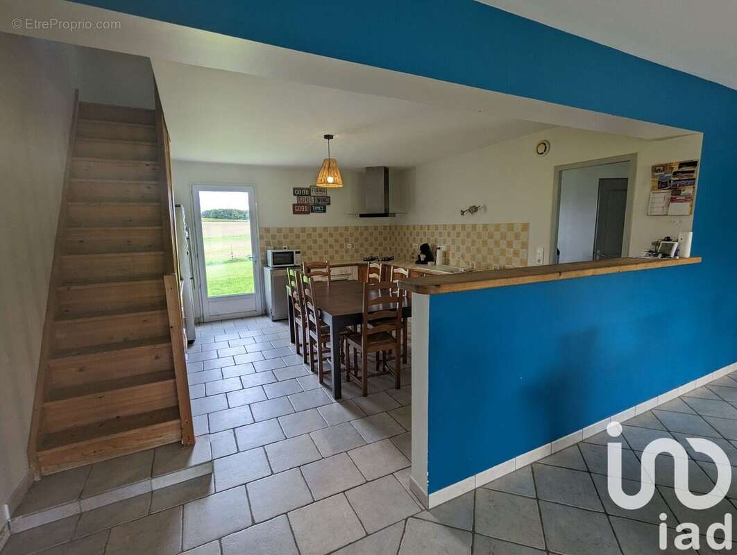 Maison 158 m² à Chepniers  - photo 9