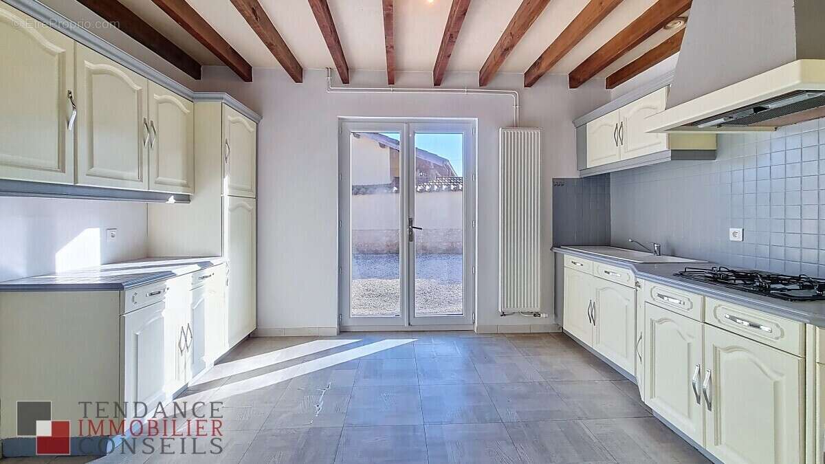 Maison à GARNERANS