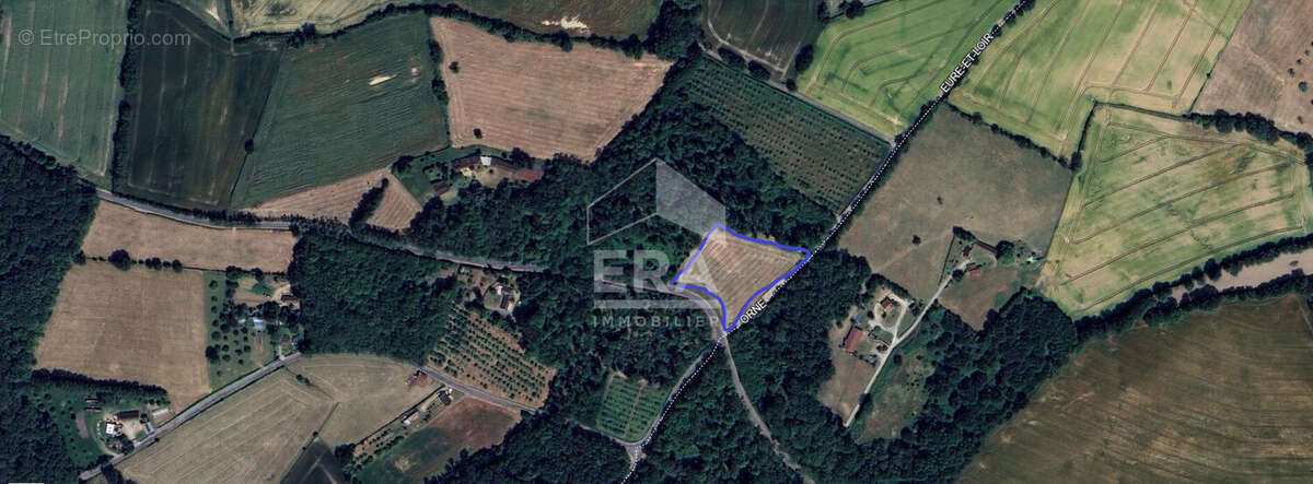 Terrain à SAINT-HILAIRE-SUR-ERRE