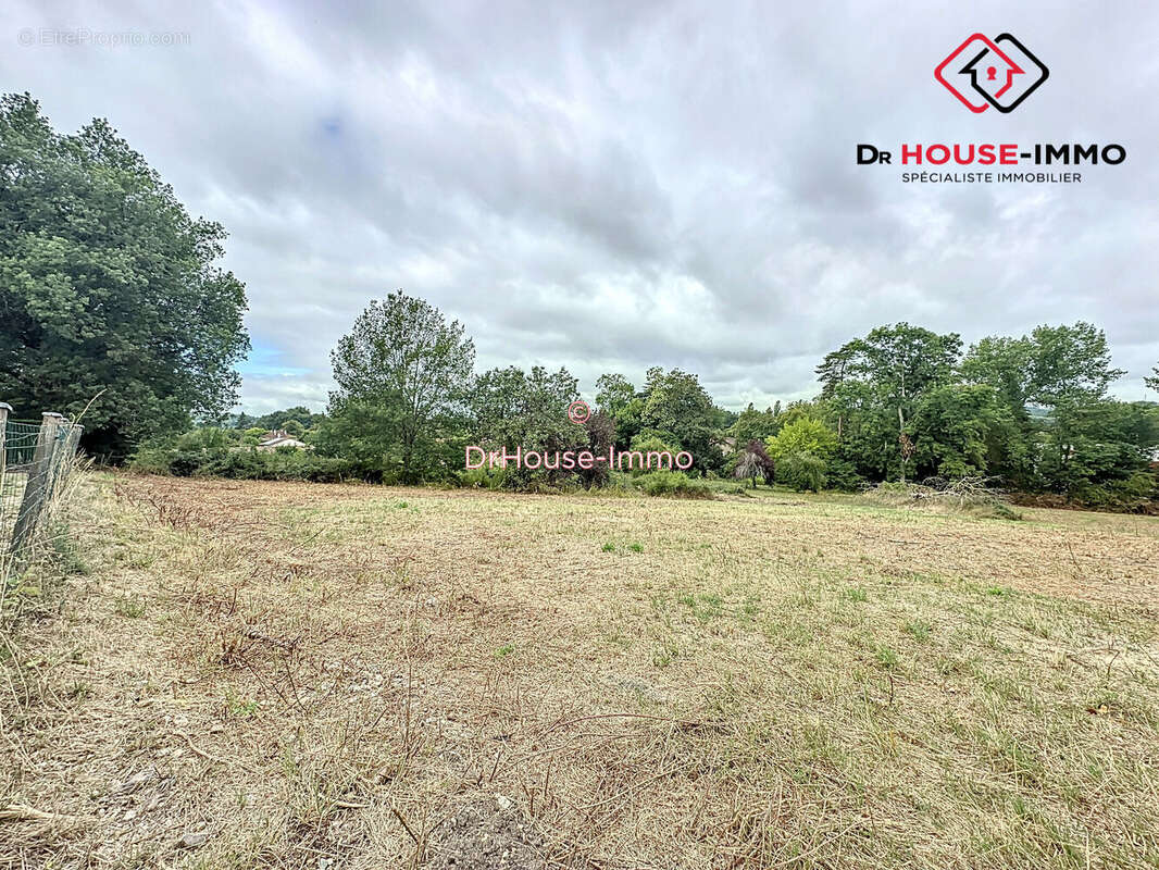 Terrain à RAZAC-SUR-L&#039;ISLE