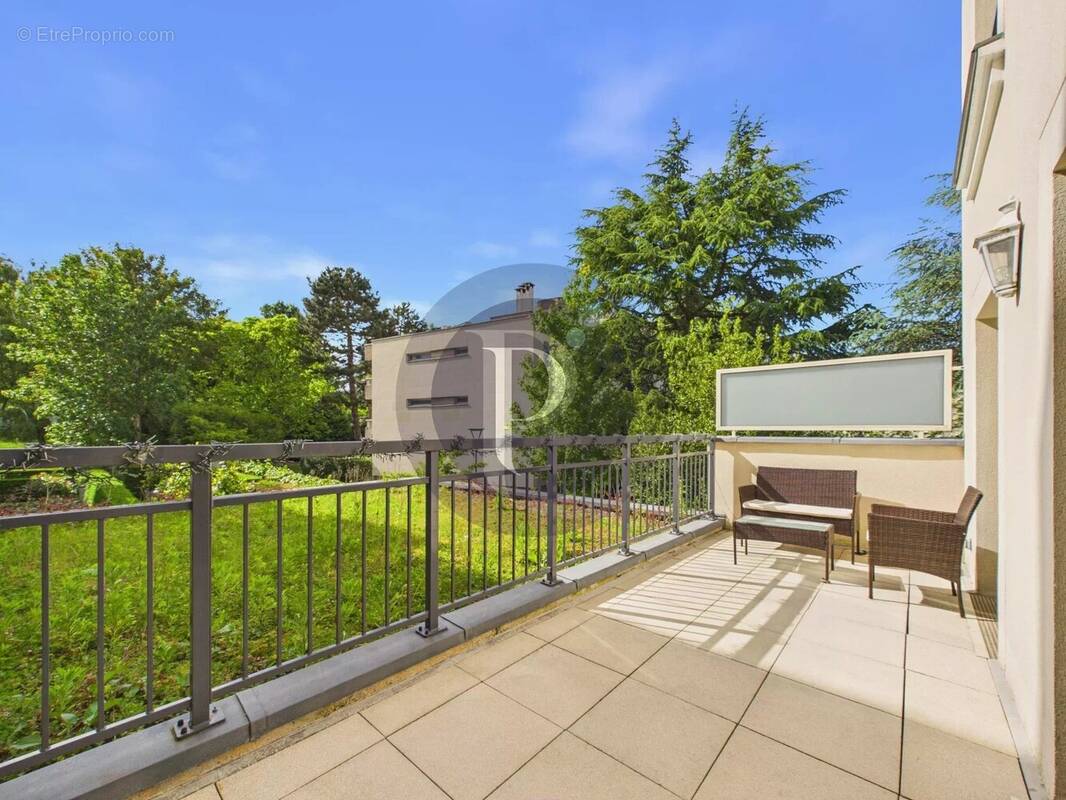 Appartement à LE PLESSIS-ROBINSON