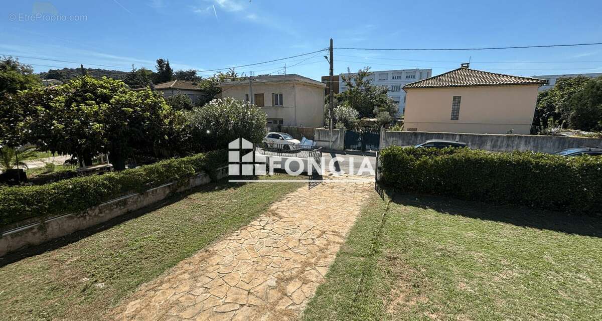 Maison à BAGNOLS-SUR-CEZE