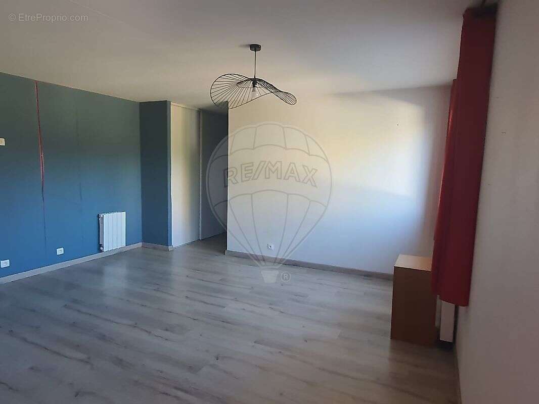 Commerce à SAINT-POURCAIN-SUR-SIOULE