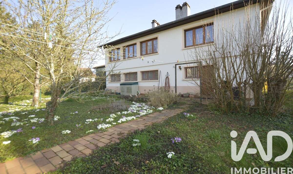 Maison 115 m² à Moulins-Les-Metz  - photo 4