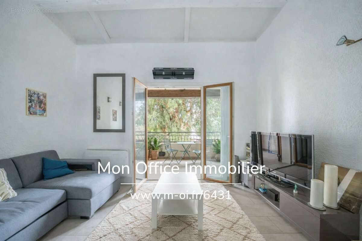 Appartement à SAINT-CYR-SUR-MER