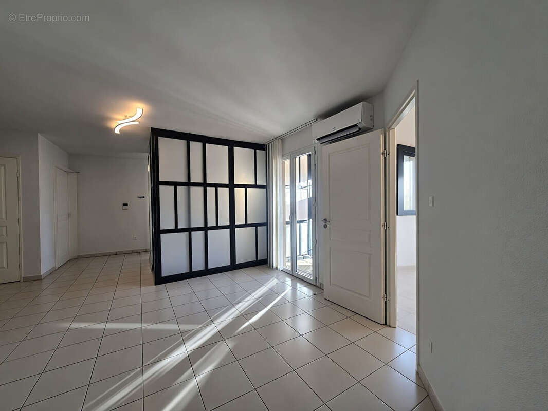 Appartement à ROQUEBRUNE-SUR-ARGENS