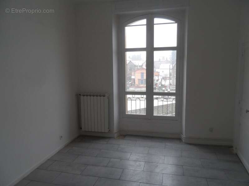 Appartement à NERIS-LES-BAINS