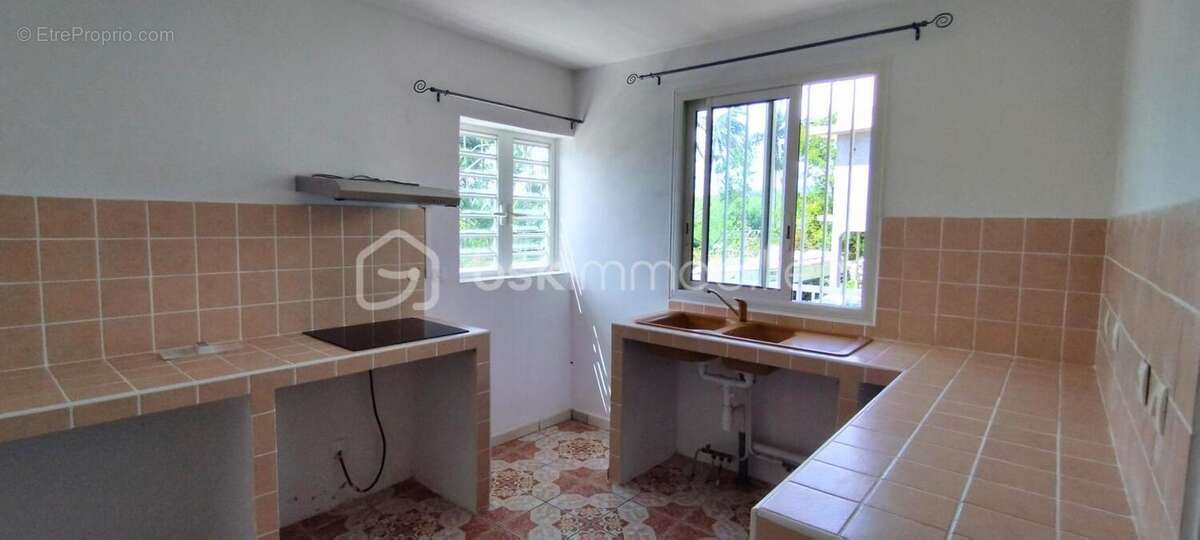 Maison à SAINTE-SUZANNE