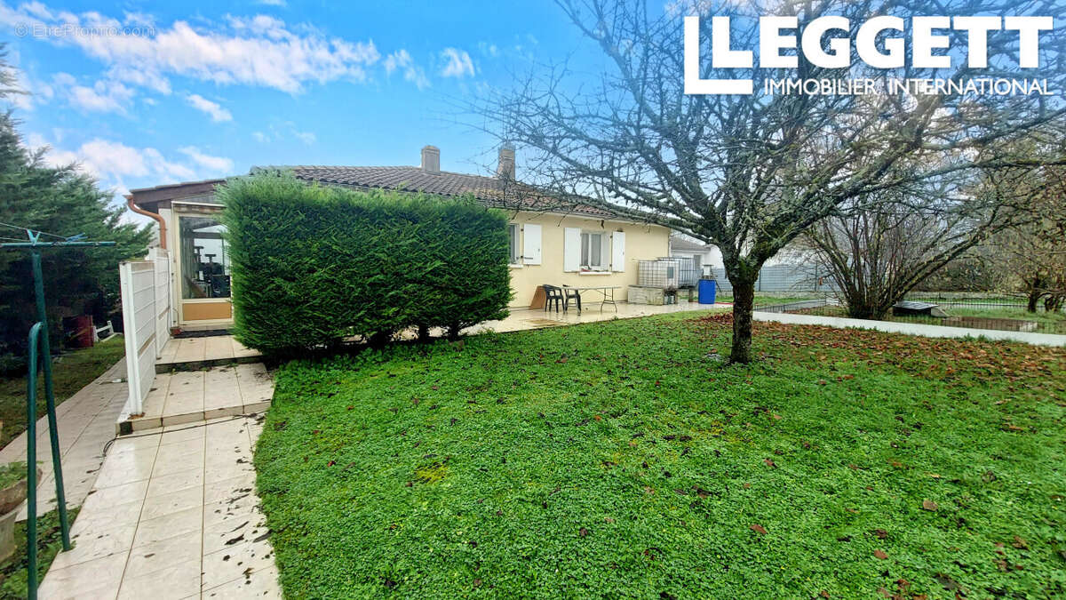 Maison à VILLEBOIS-LAVALETTE