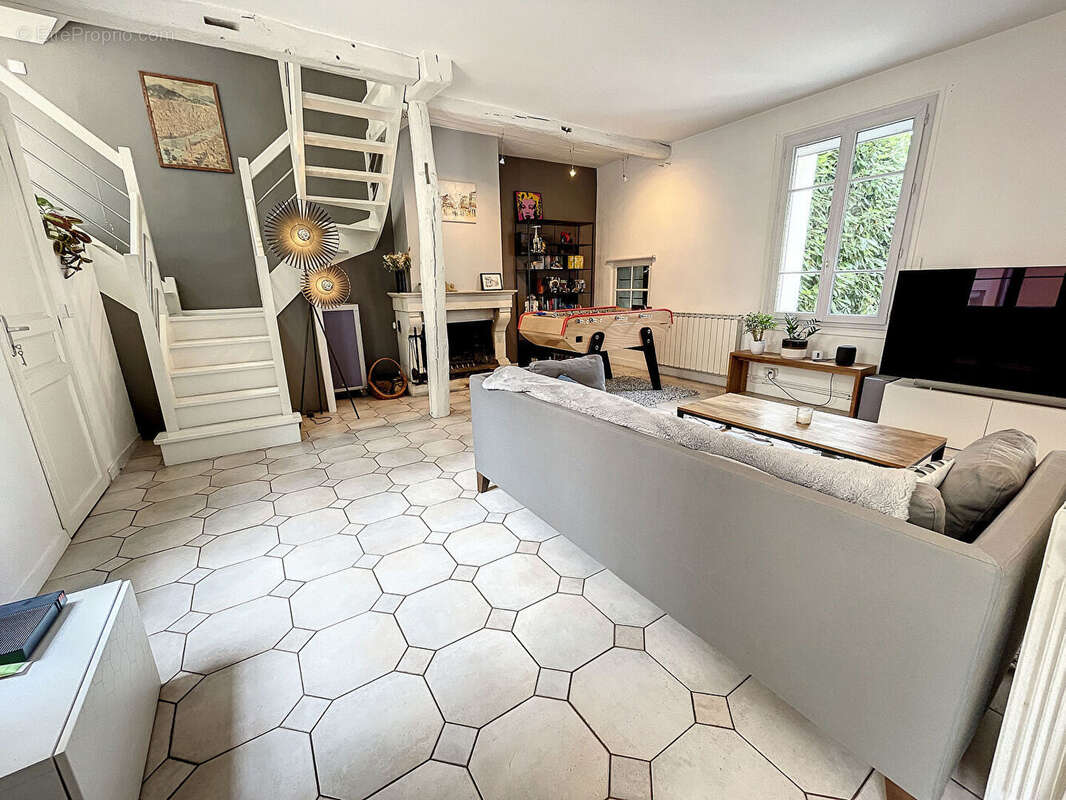 Maison à NEAUPHLE-LE-CHATEAU