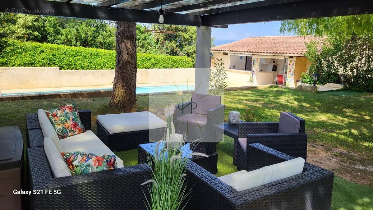 Maison à MONTBOUCHER-SUR-JABRON