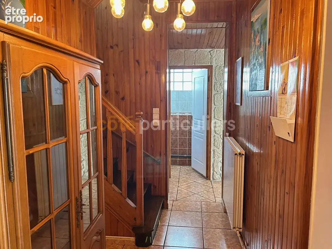 Charmant pavillon familial avec sous-sol et dépendance à VLR - photo 7