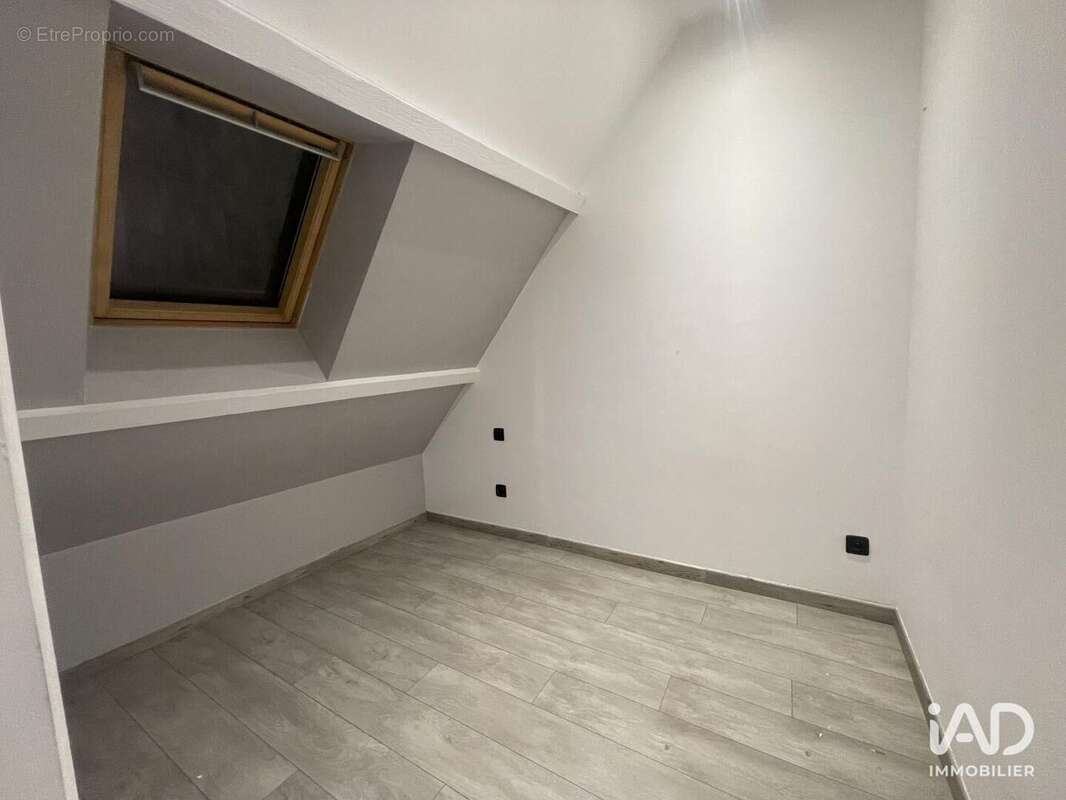 Photo 4 - Commerce à PRESLES