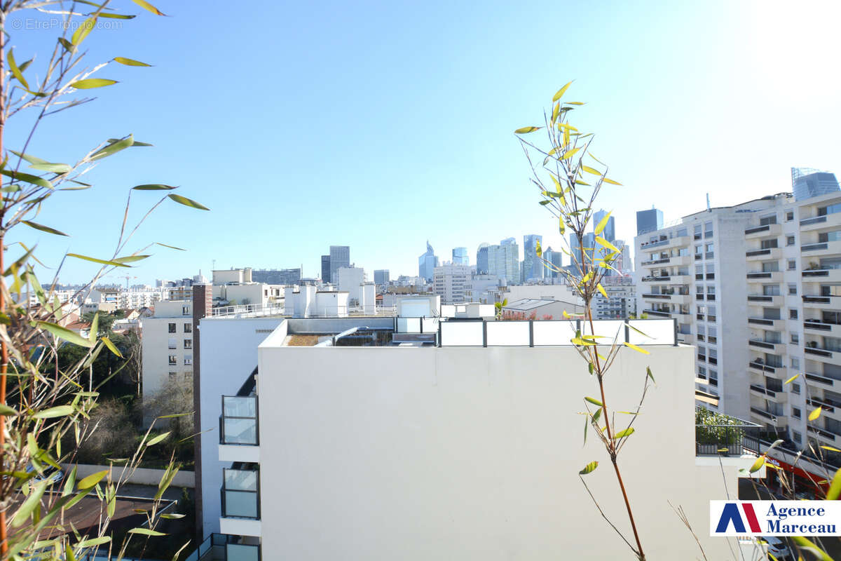 Appartement à COURBEVOIE