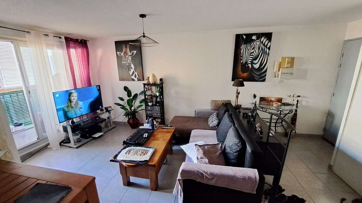 Sete - appartement type 2 avec loggia & parking (privatif) - vendu loué - photo 4