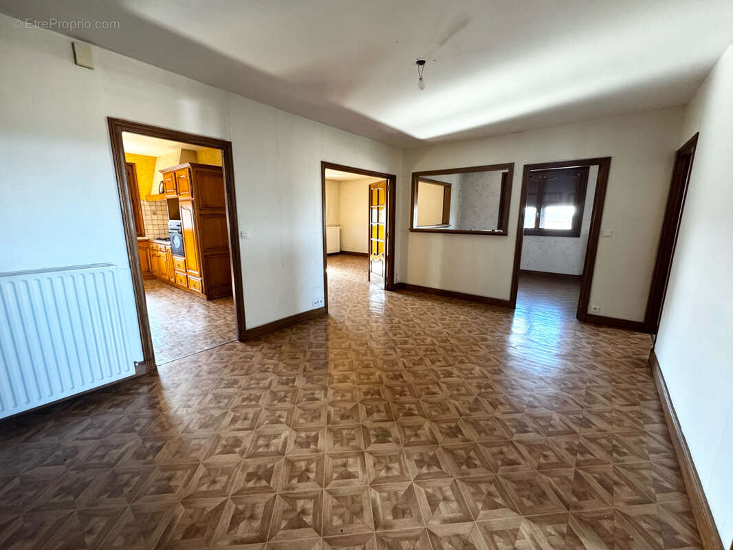 Maison à SAINT-BONNET-LE-FROID