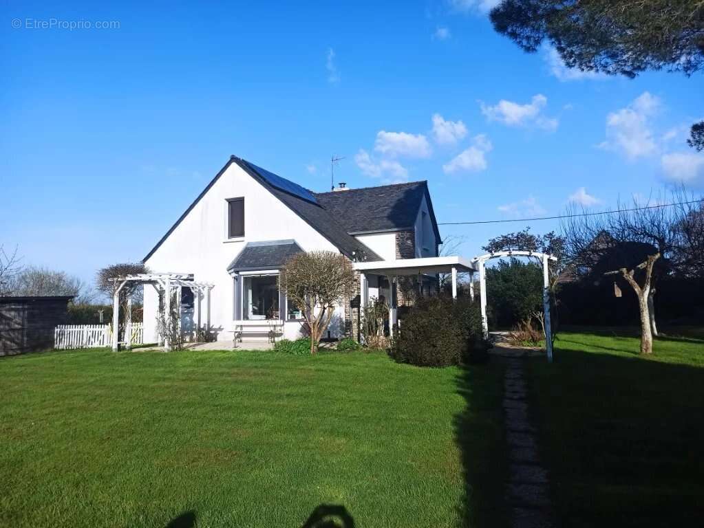Maison à SAINT-SAMSON-SUR-RANCE