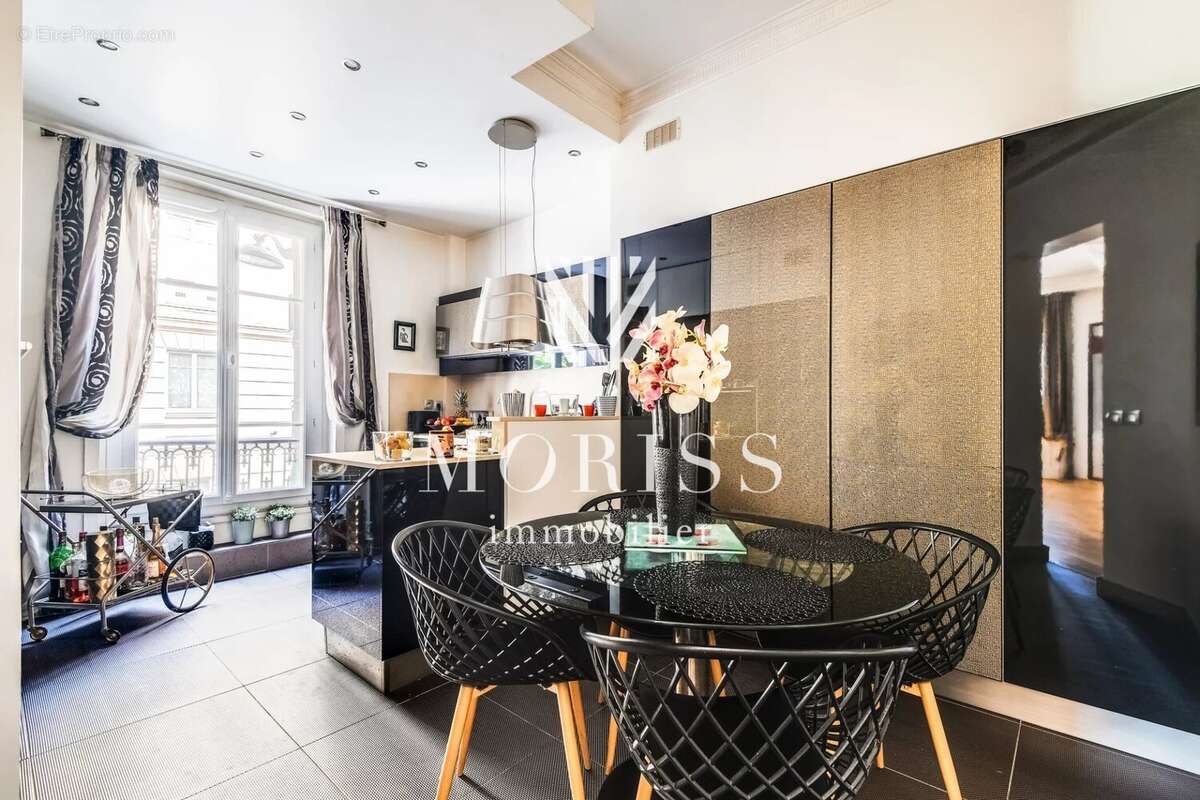 Appartement à NEUILLY-SUR-SEINE